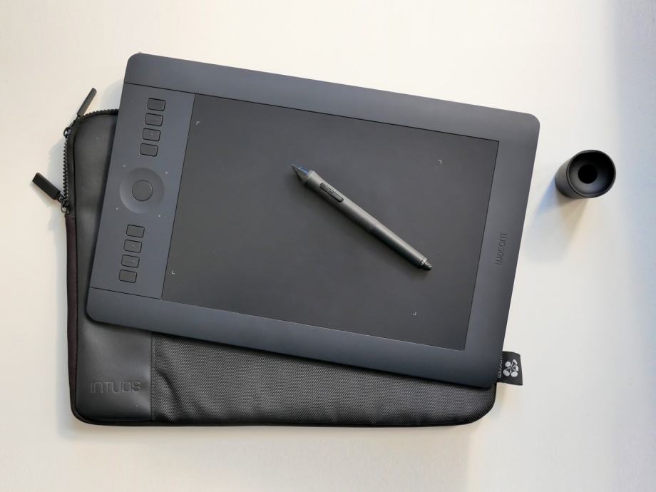Wacom Intuos Pro, medium - grafički tablet, model PTH-651