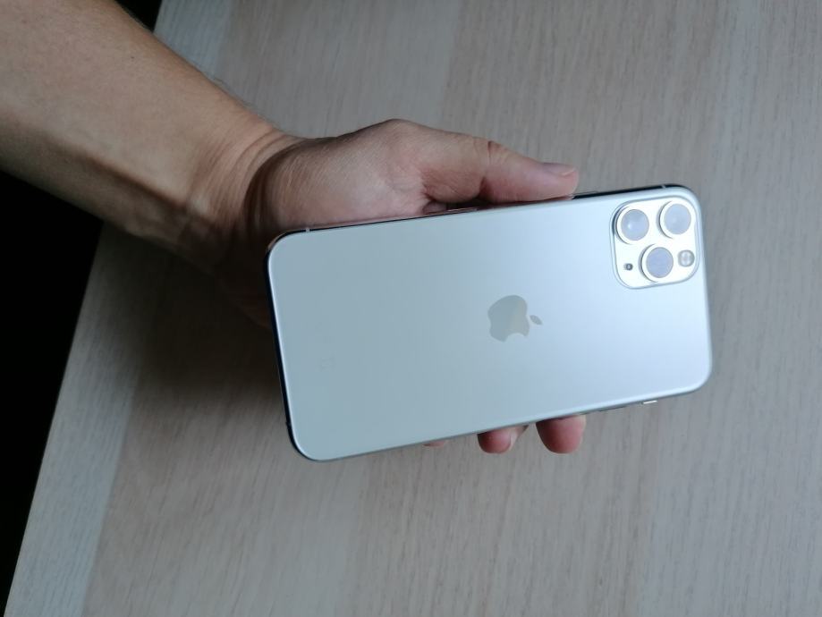 iPhone 11 Pro 64 Gb OČUVAN