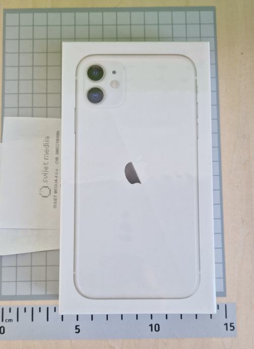 iPhone 11 64gb crni/bijeli novo