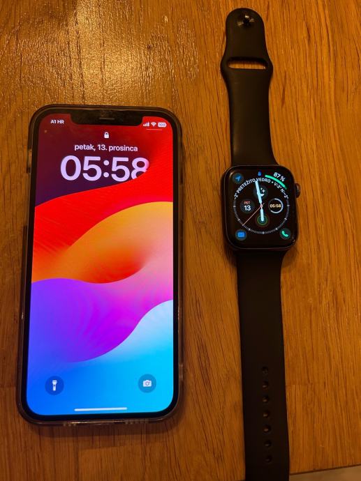 Prodajem Iphone 12 i Apple Watch 4 u kompletu