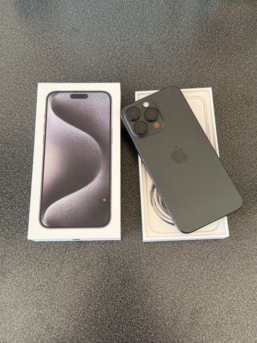 iPhone 15 Pro Max 256GB NOVOO ( koristen par dana ), GARNACIJA, PUNJAČ