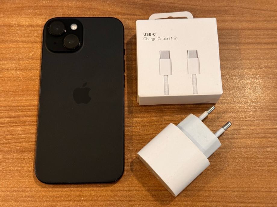 iPhone 15 256gb Black kupljen 29.11.23