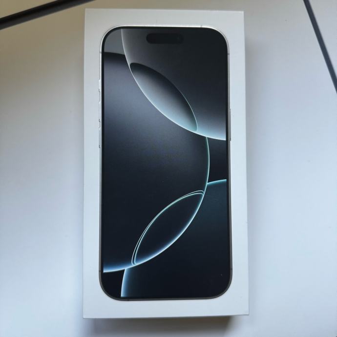 Iphone 16 Pro 128GB White/Black Novo Zamjena