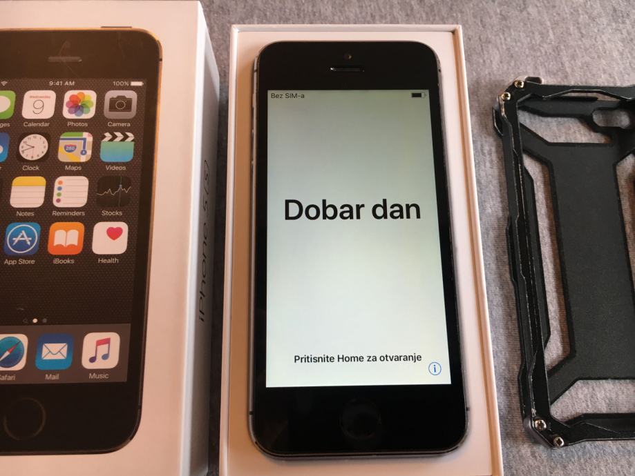 Apple Iphone 5s 16GB / Crni / Otključan Za Sve Mreže