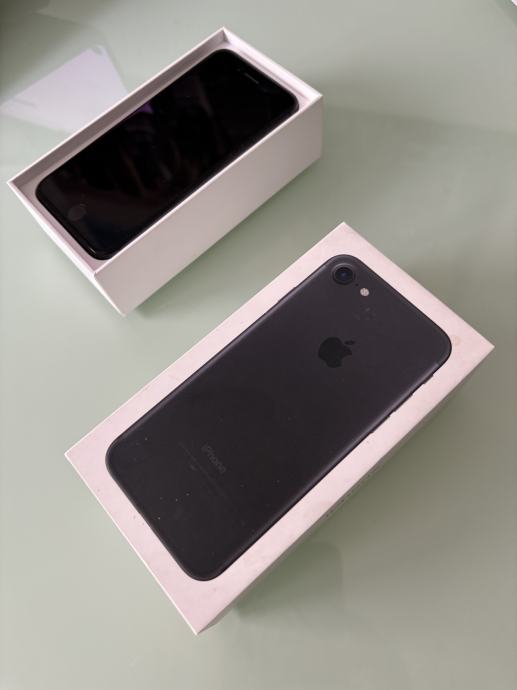 iPhone 7 32gb BLACK + maska