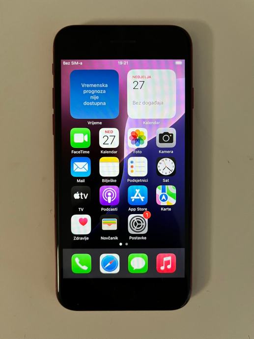 iPhone SE 2020 (baterija 75%)