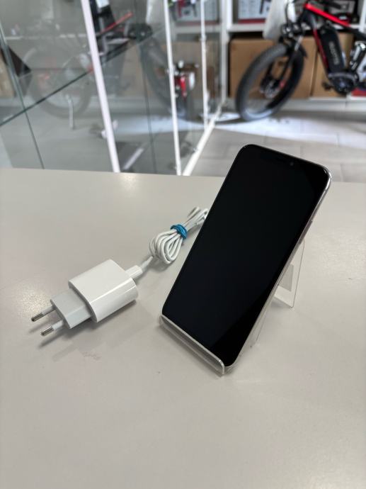 Apple iPhone X 64GB, baterija 100%, R1 račun