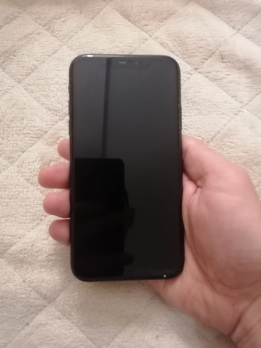 IPHONE XR 64GB BLACK kutija papiri oprema zdravlje baterije 85% 10/10