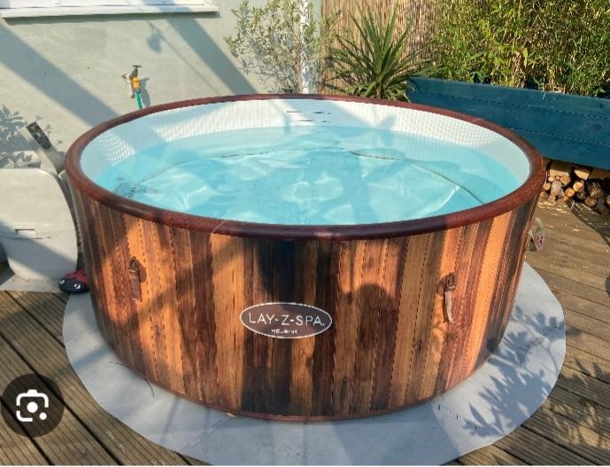 Jacuzzi Hidromasažni bazen Lay-Z-Spa Helsinki Airjet 180x66cm natur