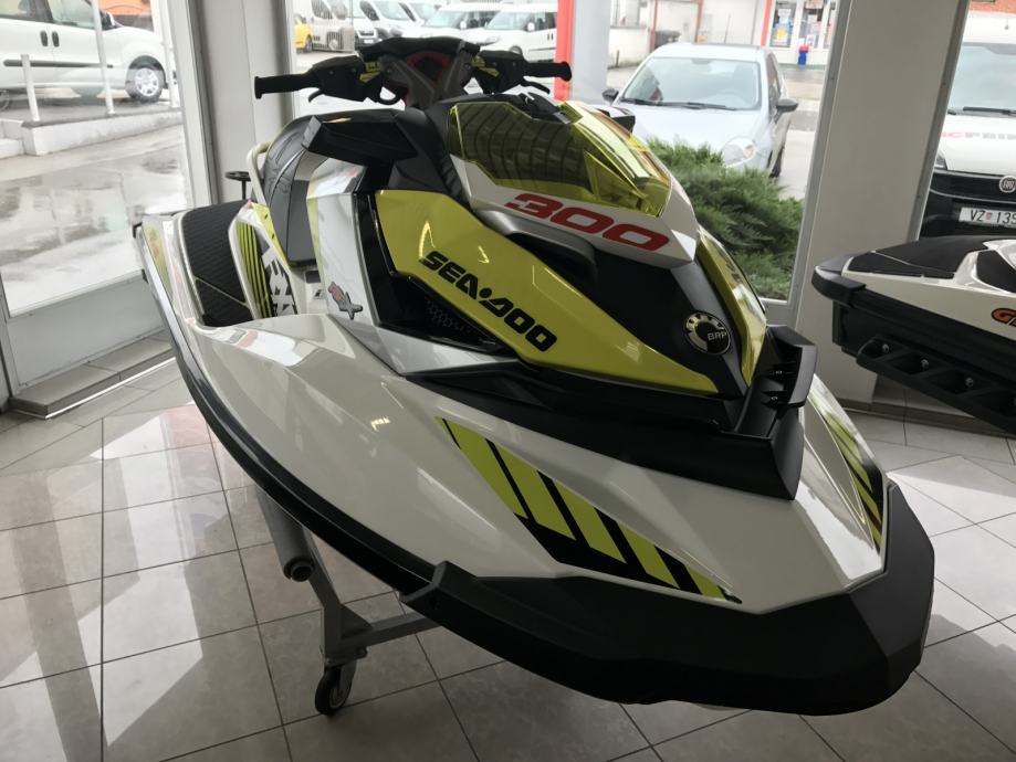 BRP SEA DOO RXP-X 300 iBR 2-up