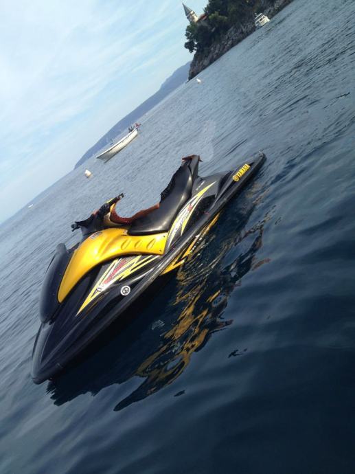 jet-ski-yamaha-waverunne-gp-1300r-yamaha-prikolica