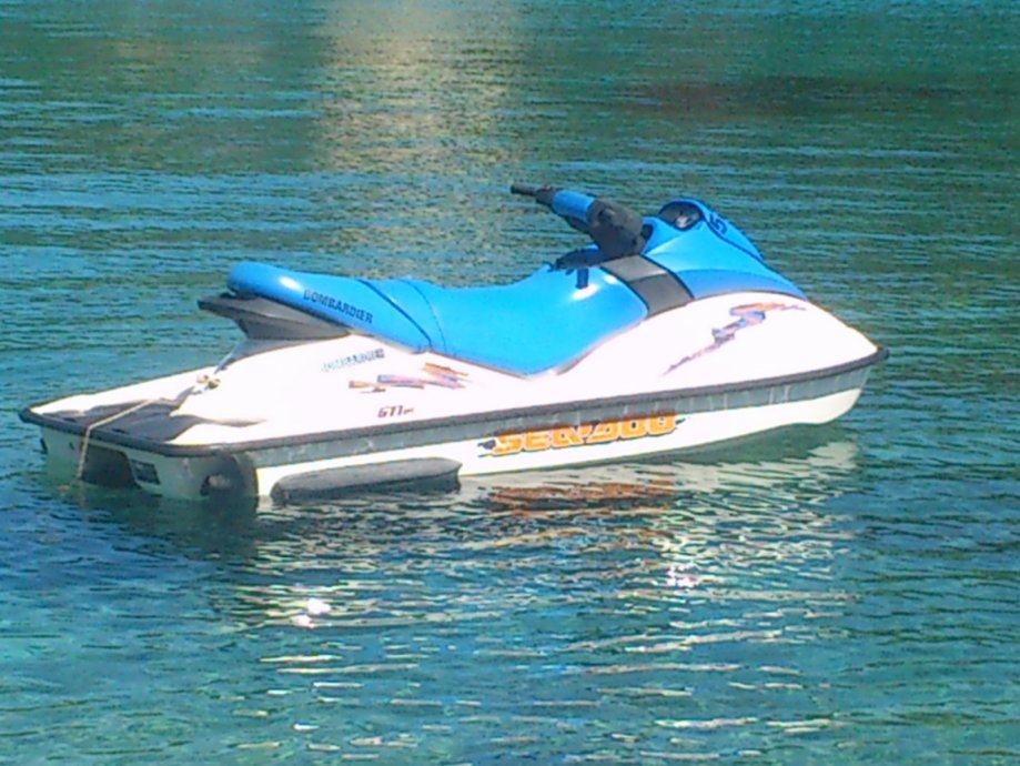 SEA DOO BOMBARDIER GTI RFI 2004.