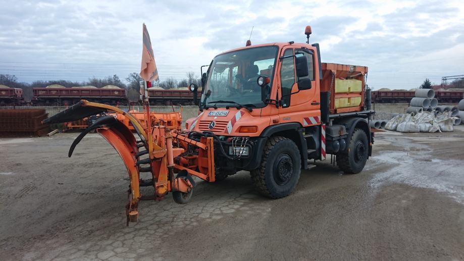 Мерседес unimog u400