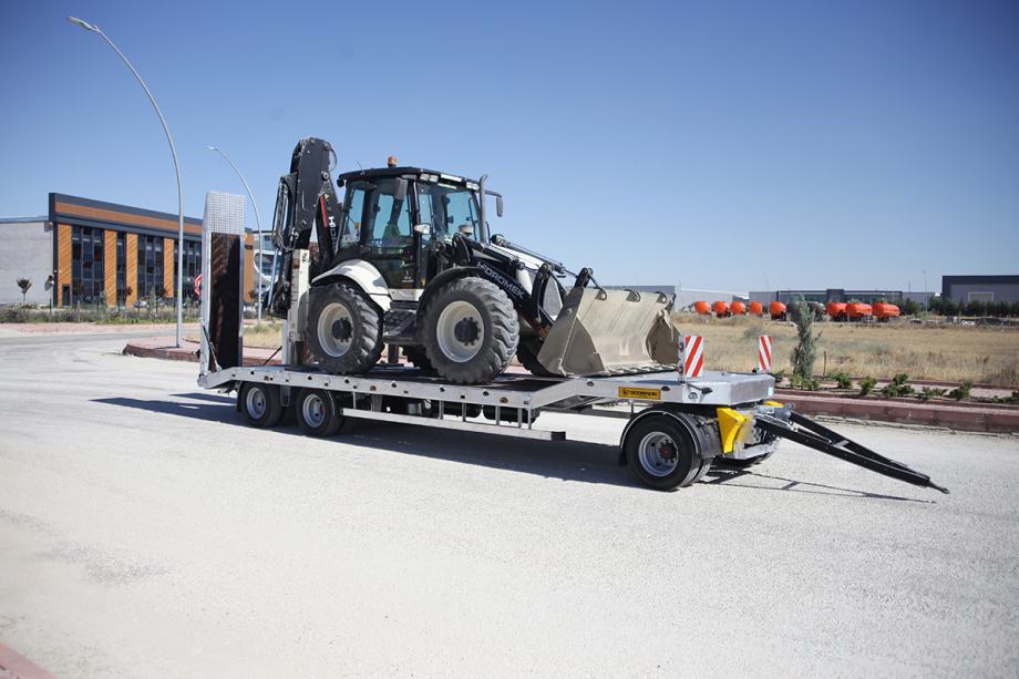 SCORPION TRAILER 3 axles turntable trailer, 2024 god.