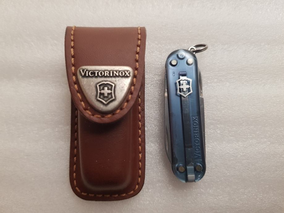 Victorinox Signature Saphir (blue transparent) + orig. kožnom futrolom