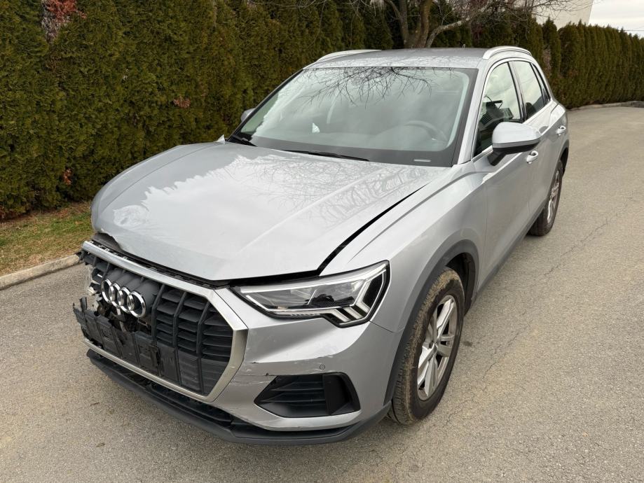 Audi Q3 35 TFSI, 2019, 64000 km, vozno stanje, hr auto, oštećen