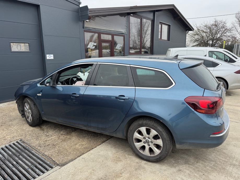 Opel Astra Karavan 1,6 CDTI 2014god karambol prodajem