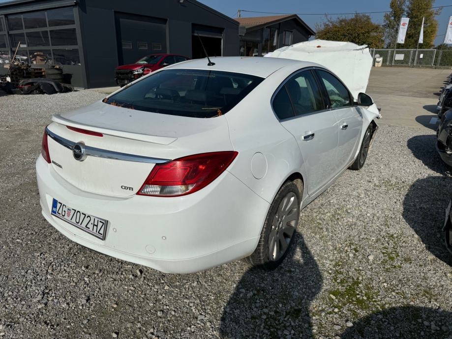 Opel Insignia 2,0 CDTI Cosmo automatik karambol prodajem