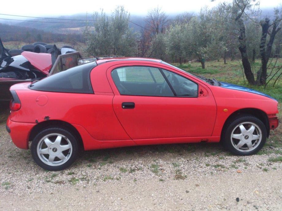 Opel tigra 1996