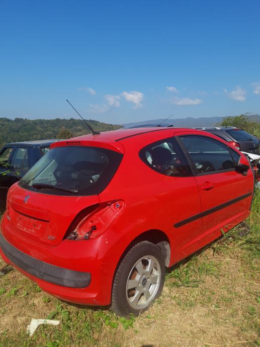 Peugeot 207 1,4 vti za dijelove