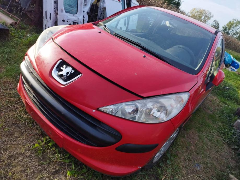 Peugeot 207 1,4 KOMPLET MOTOR SAMO 113000KM