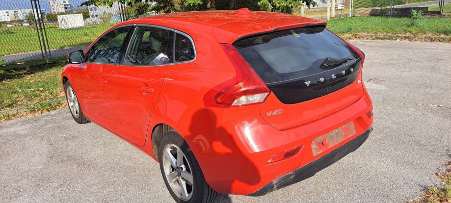 Volvo V40 DIJELOVI