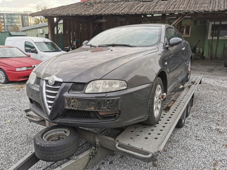 alfa gt prednji branik kompletan