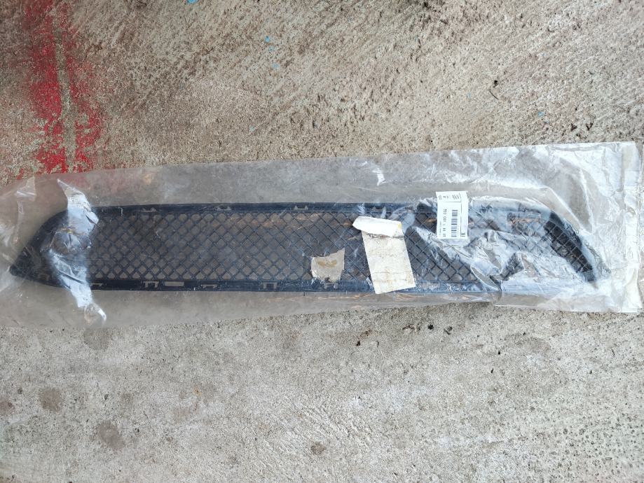 BMW X1 E84 grill/rešetka prednjeg branika, srednja, nova, orig., 20€