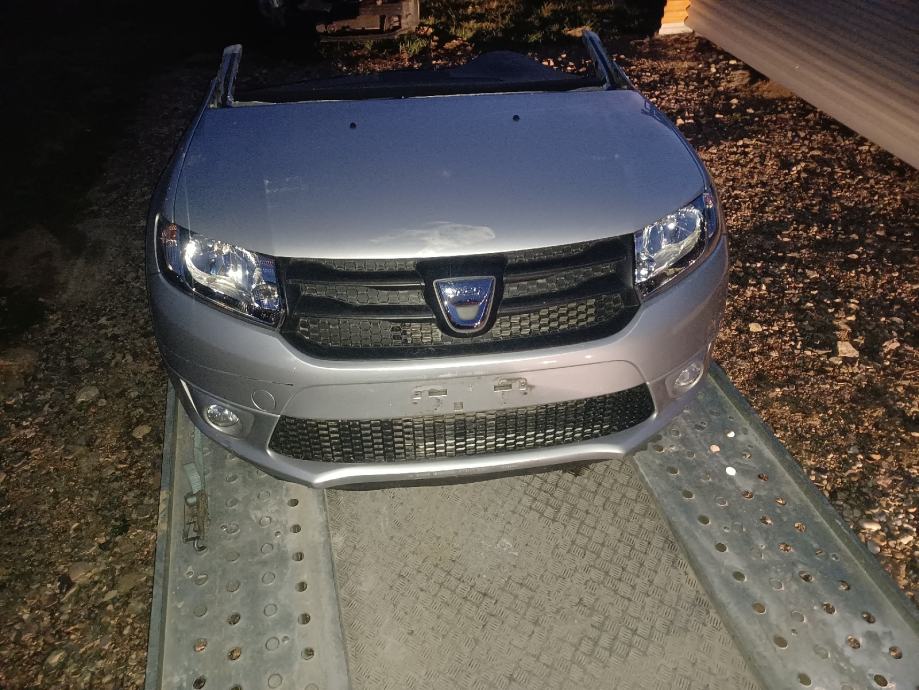 DACIA SANDERO PREDNJI KRAJ