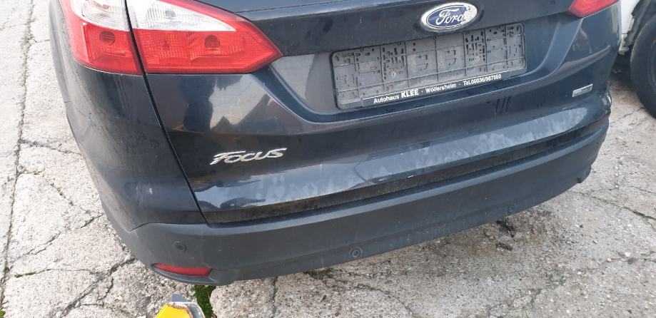 Ford Focus Karavan Zadnji Branik