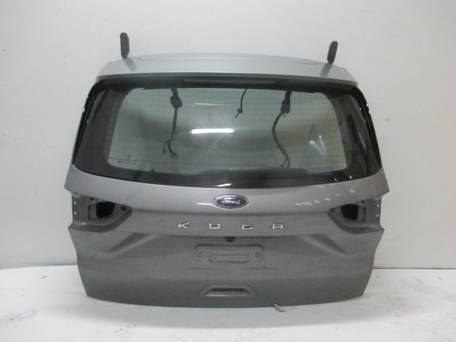 FORD KUGA 22GODIN POD KAMERE POKLOPAC