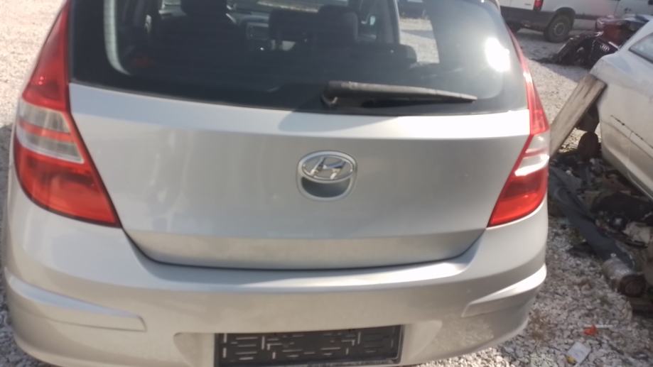 hyundai i30 hauba,branik,lampa,brava,motorić brisača,2007-2012