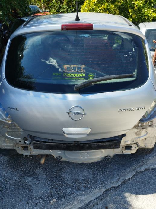 Opel Corsa D vrata prtljažnika