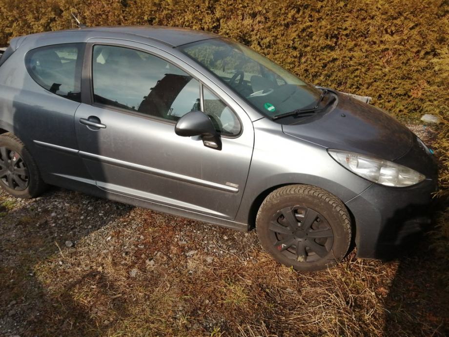 peugeot 207 redizajn 2011 prednji kraj limarije u kompletu hauba far