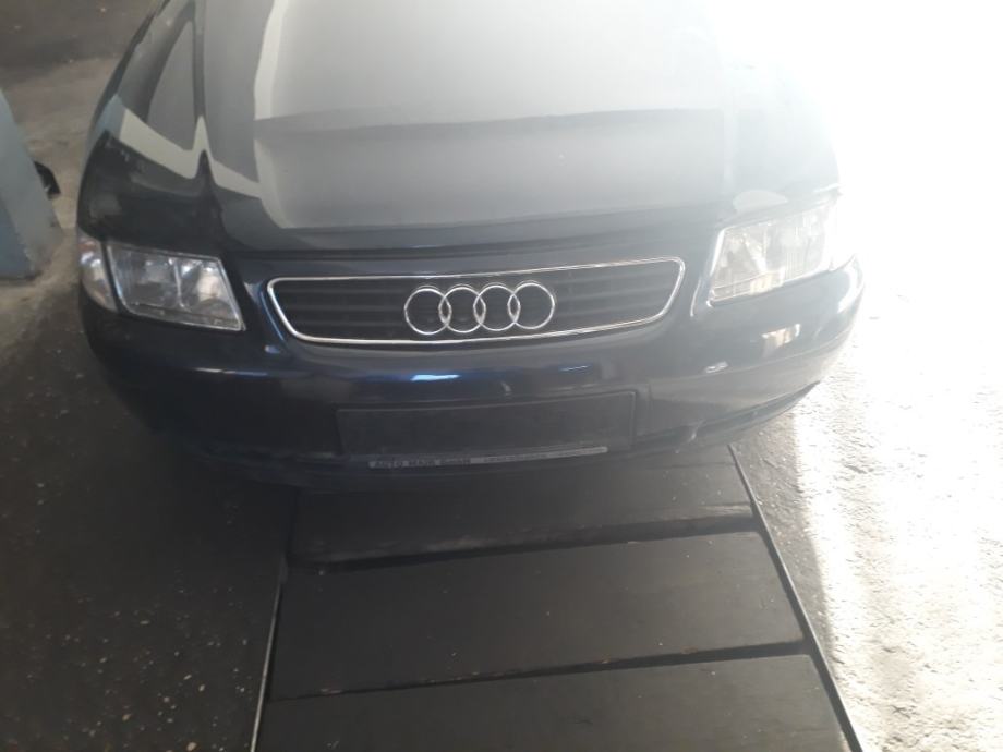 Prednja hauba Audi A3 2000 godina