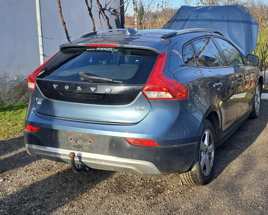 Volvo V40 CC DIJELOVI