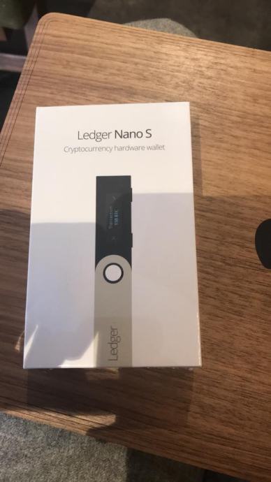 ORIGINAL LEDGER NANO S HARDWARE WALLET ZA KRIPTOVALUTE