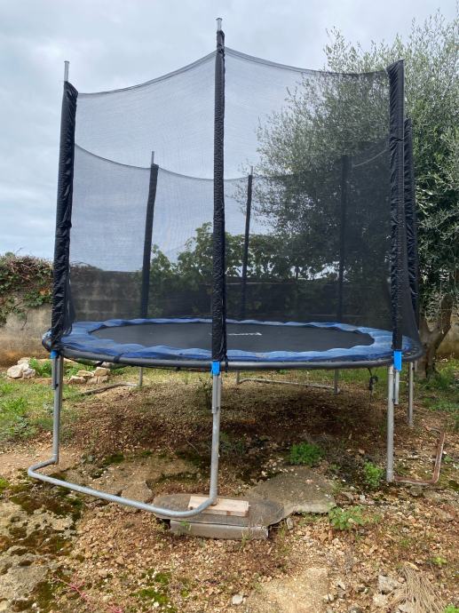 TRAMPOLIN ZA SKAKANJE