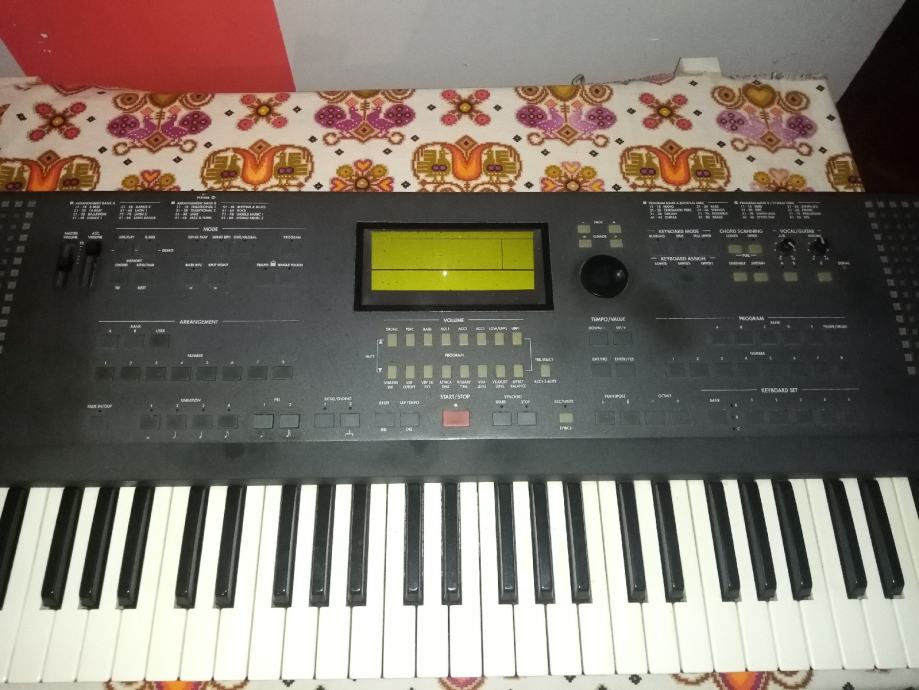 klavijatura korg is35