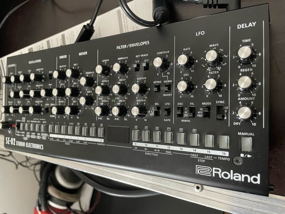 Roland SE-02 Boutique Series Synthesizer Module