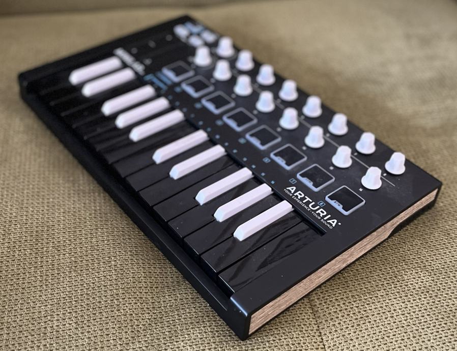 Arturia MiniLab MkII Black Inverted - MIDI Kontroler - Top Stanje!