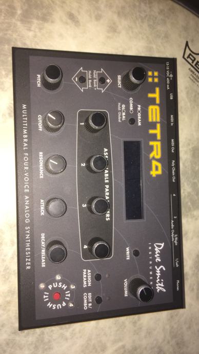 Dave smith Tetra analog 4 voice synth