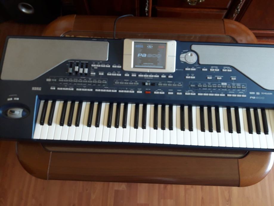  KORG  PA 800  V2