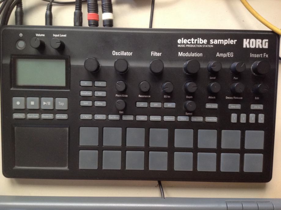 Korg Electribe sampler ritam mašina drum machine sequencer synthesizer