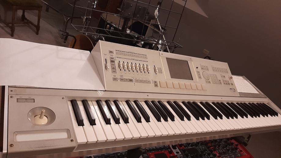 Korg m3 73