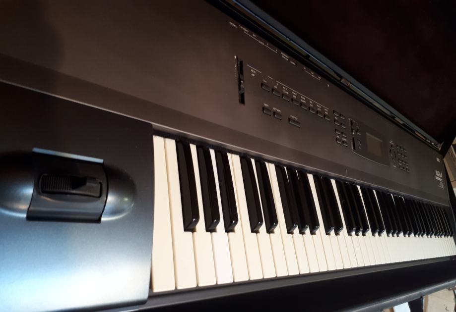 Korg N264 klavijatura