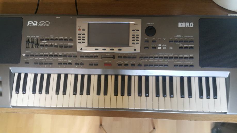 KORG PA60