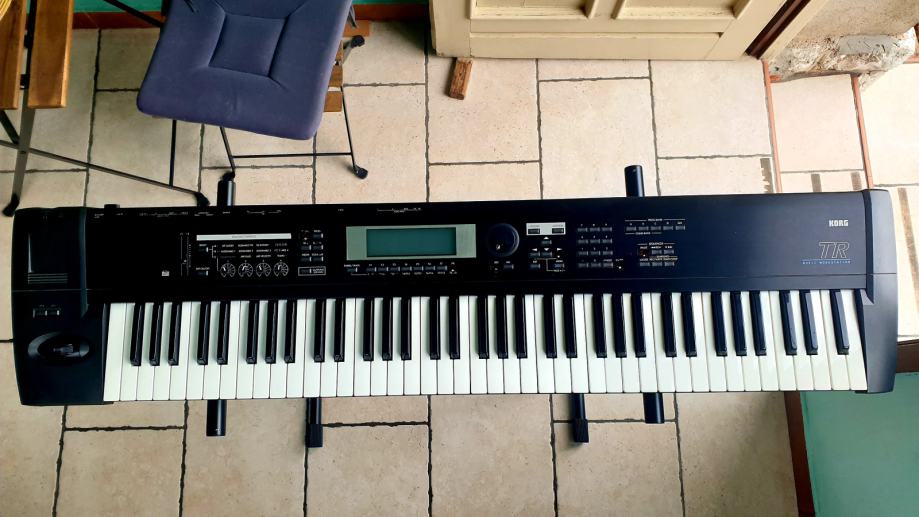 Korg TR76