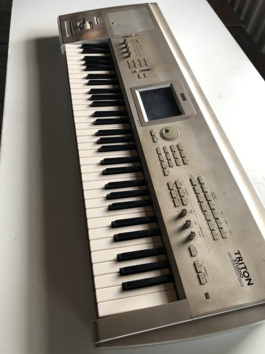 KORG Triton Studio 61