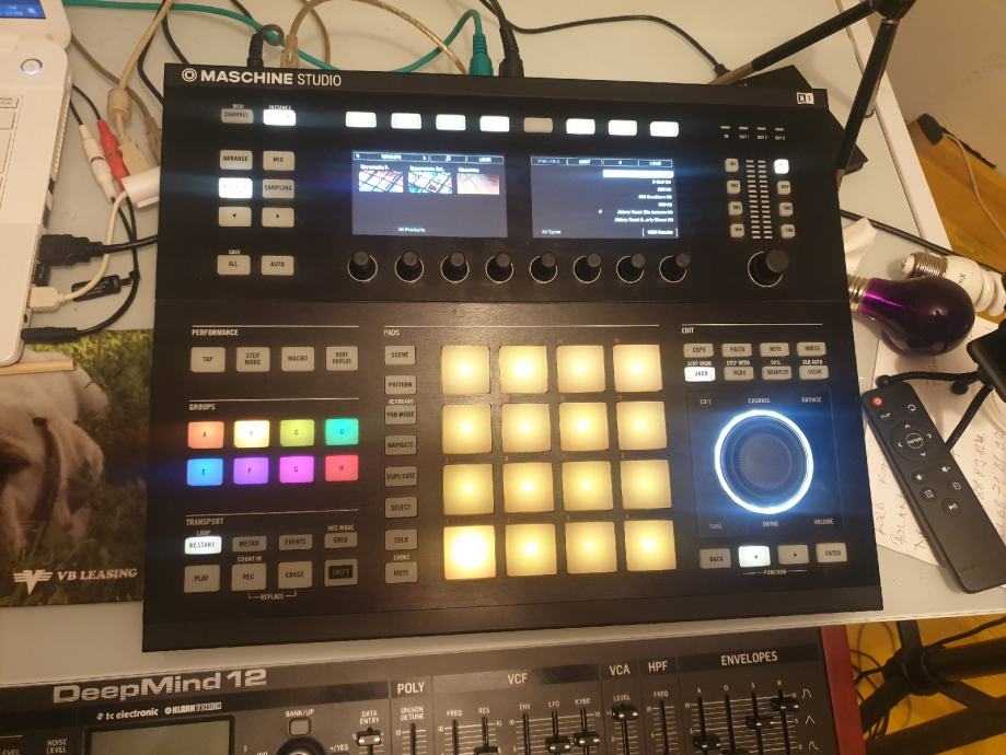 Native Instruments Maschine studio